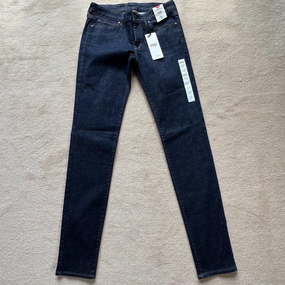 Women's NWT UNIQLO Dark Wash Straight Leg Ulta Stretch Skinny Jeans Small 27X33